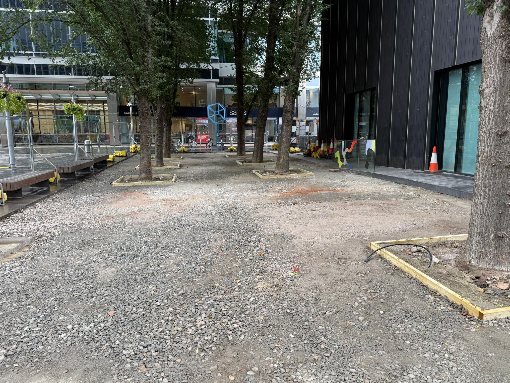canary wharf resin bound